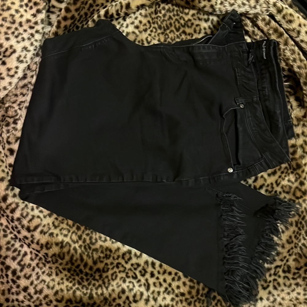❤️4/$25  Black fringe jeans
